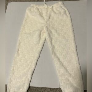 NWOT Women’s No Boundaries Cream Star Fleece Joggers